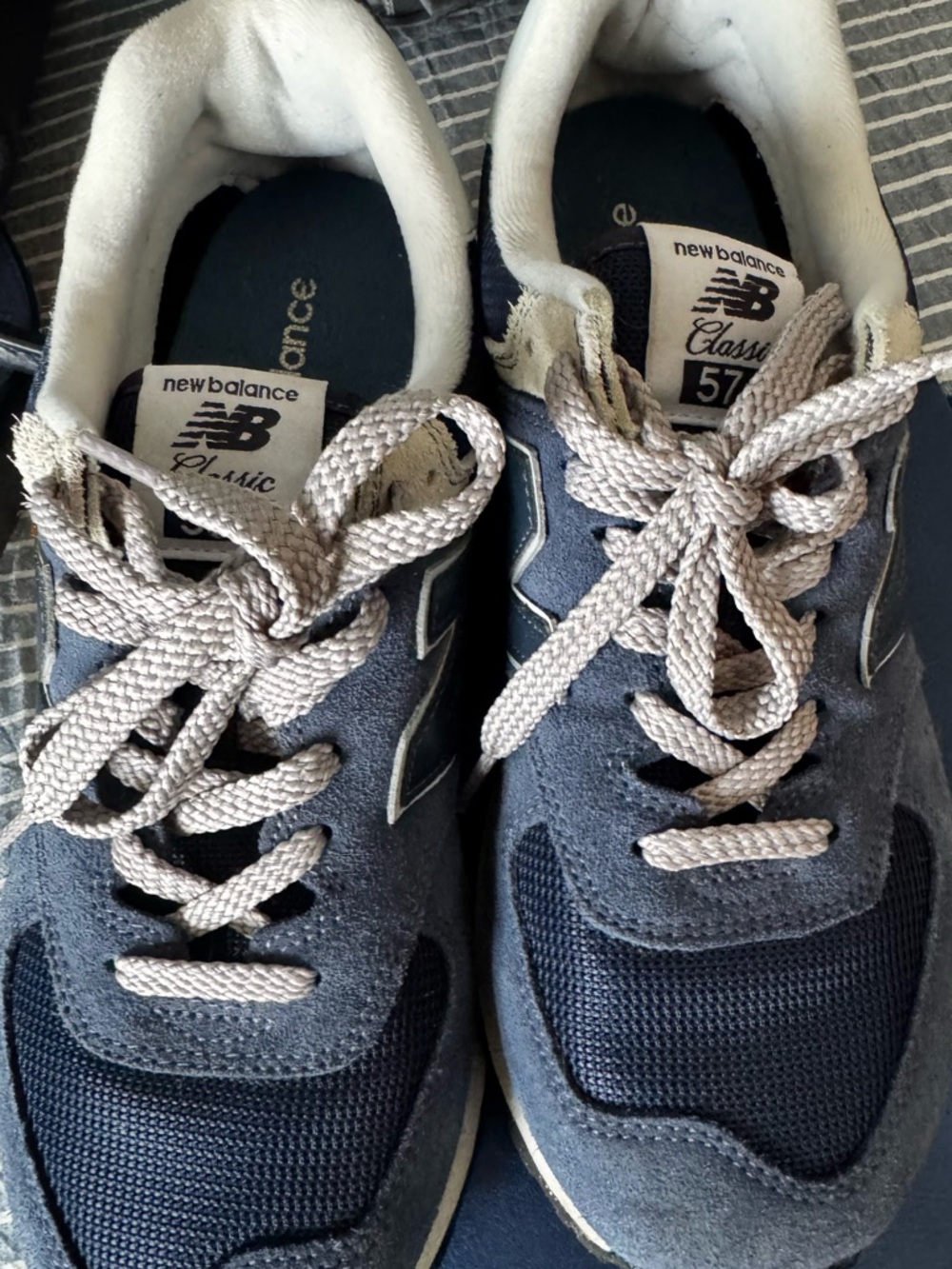 New Balance Classic 574 women’s Navy & Cream Sneakers - Picture 6 of 7